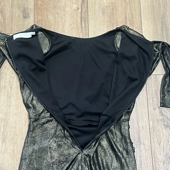ASTR Gunmetal Gold Foil Ruched Mini Dress Women’s Small Like New - Picture 6 of 10